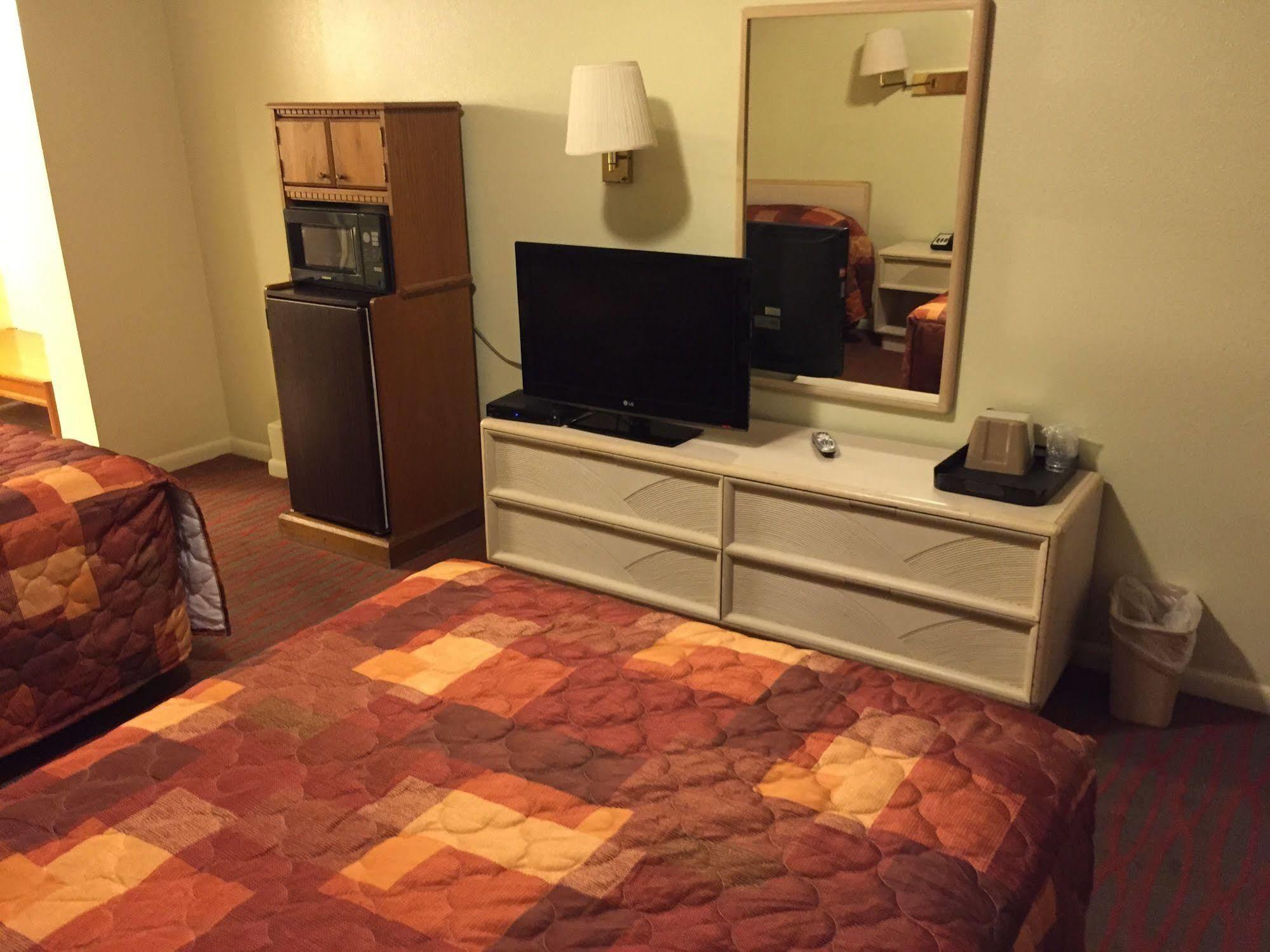 Sebring Inn Exteriér fotografie